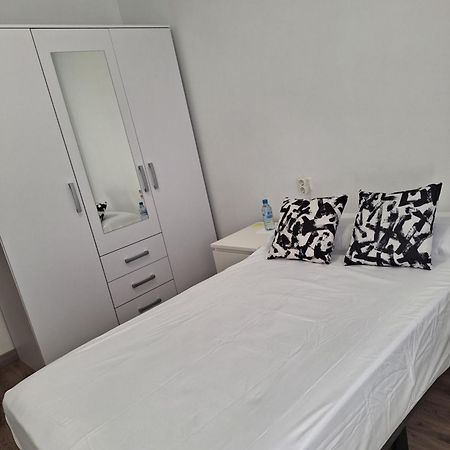Habitacion Individual Apartment Valencia Luaran gambar