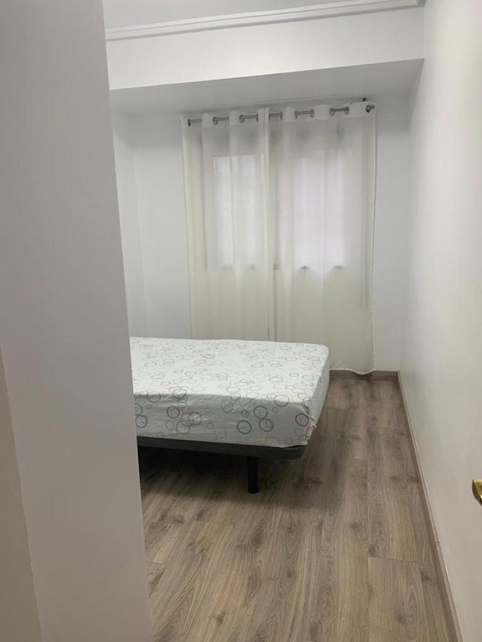 Habitacion Individual Apartment Valencia Luaran gambar