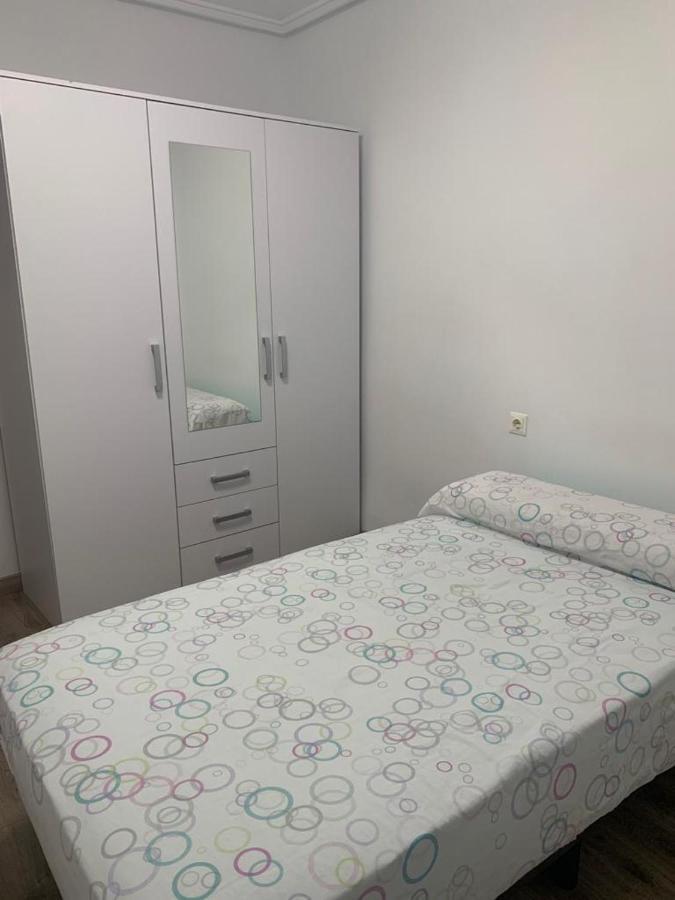 Habitacion Individual Apartment Valencia Luaran gambar